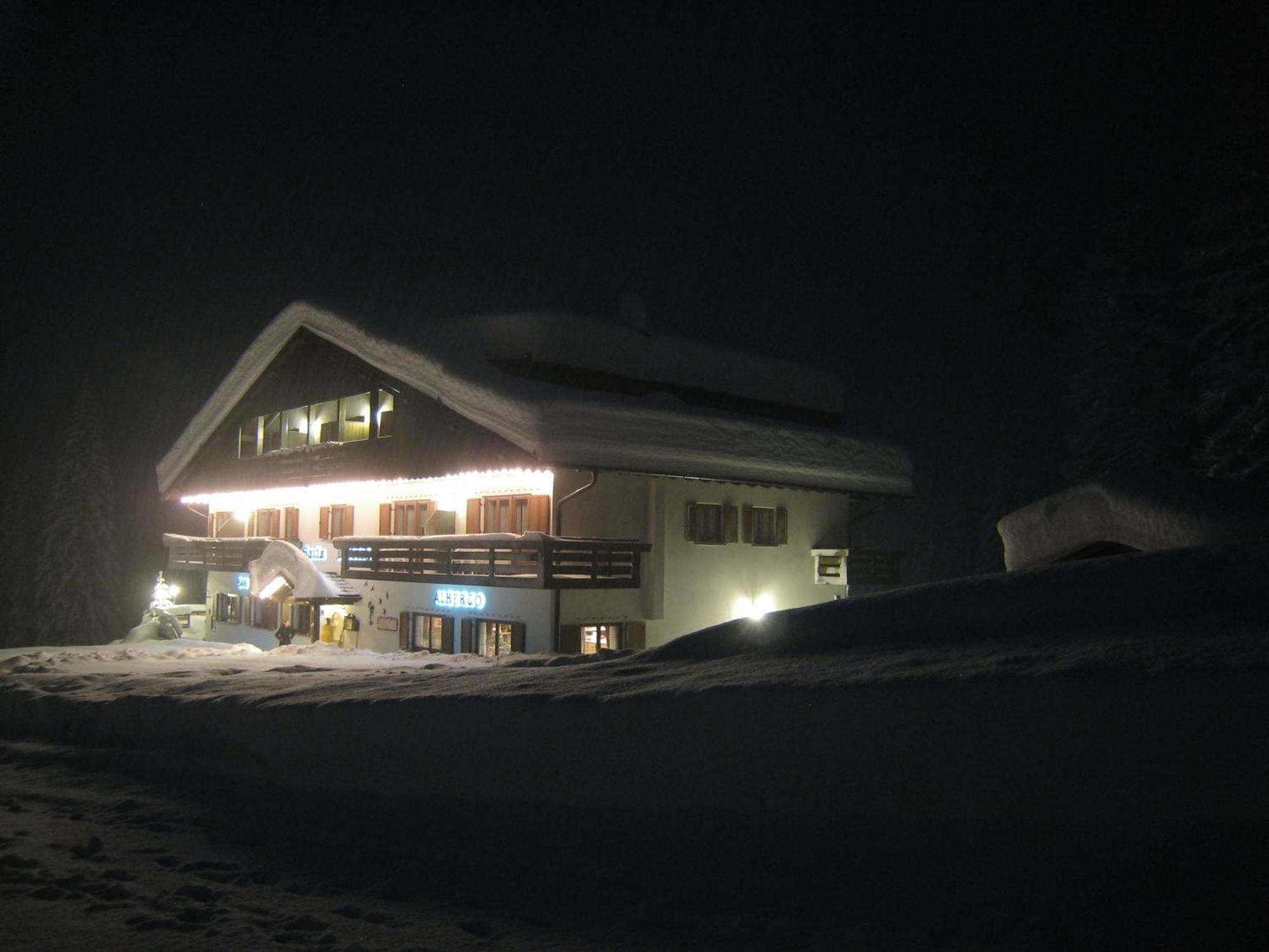 Hotel & Ristorante Baita Dovich Malga Ciapela Exterior photo
